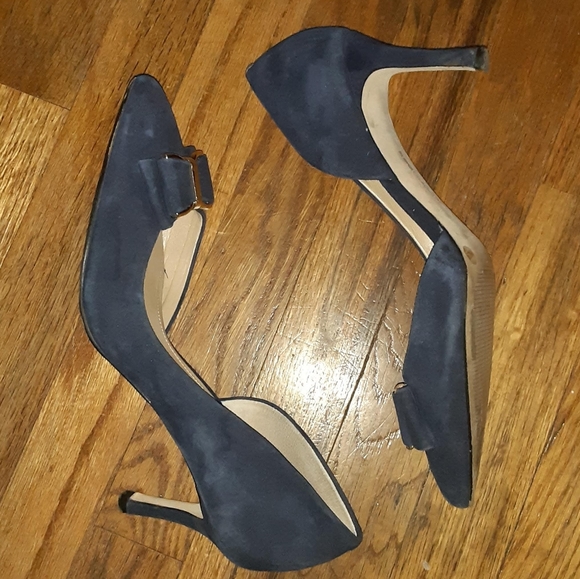 BCBGeneration 3 inch pumps size 9 - Picture 2 of 8